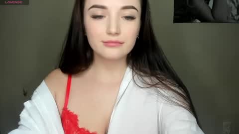 Snapshot of evaamillerr chatting on 01.14.25 Eva online show from 01.14.25