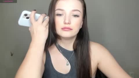 Snapshot of evaamillerr chatting on 01.28.25 Eva online show from 01.28.25