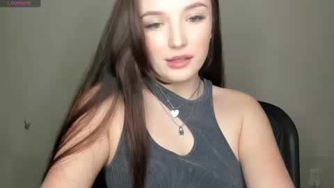 Snapshot of evaamillerr chatting on 01.28.25 Eva online show from 01.28.25