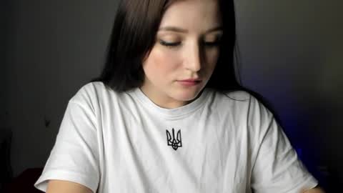 Snapshot of evaamillerr chatting on 02.14.25 Eva online show from 02.14.25