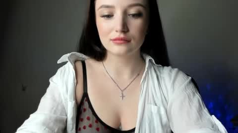 Snapshot of evaamillerr chatting on 03.12.25 Eva online show from 03.12.25