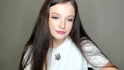 Snapshot of evaamillerr chatting on 10.16.25 Eva online show from 10.16.25