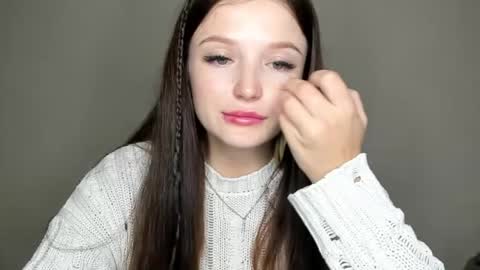 Snapshot of evaamillerr chatting on 10.20.25 Eva online show from 10.20.25