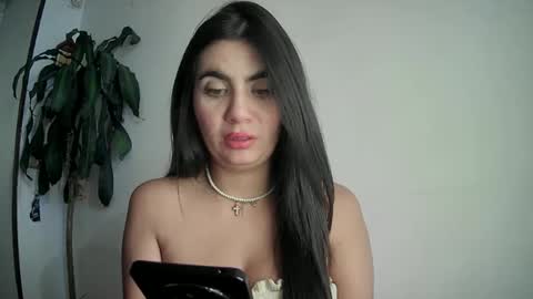 Snapshot of evacollins12 chatting on 02.07.25 evacollins12 online show from 02.07.25