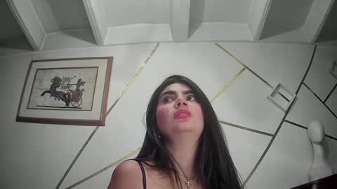 Snapshot of evacollins12 chatting on 02.14.25 evacollins12 online show from 02.14.25