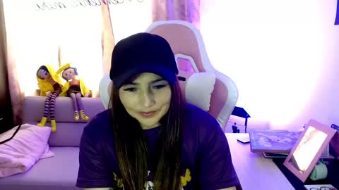 Snapshot of evagrays chatting on 03.08.25 Eva online show from 03.08.25