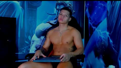 Snapshot of evan_greey chatting on 12.01.24 EVAN GREY online show from 12.01.24