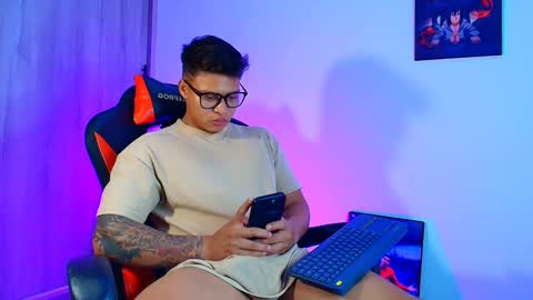 EVAN GREY online show from 11.10.25