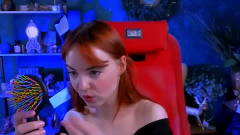 Eva  online show from 01.12.25