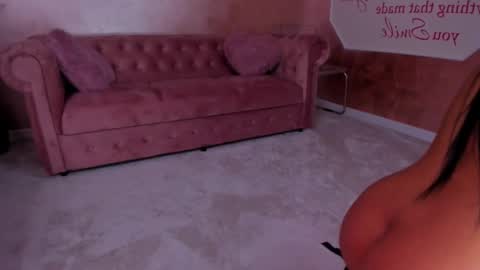 Snapshot of evanew_ chatting on 02.18.25 Eva online show from 02.18.25