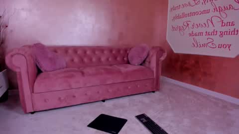 Snapshot of evanew_ chatting on 02.23.25 Eva online show from 02.23.25