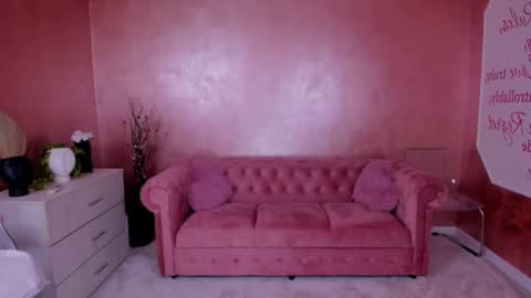 Snapshot of evanew_ chatting on 02.27.25 Eva online show from 02.27.25