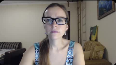 Snapshot of evangeline06 chatting on 12.11.24 YourMistress online show from 12.11.24