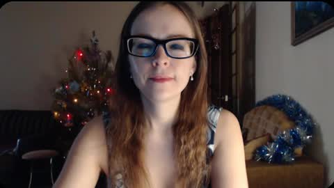 Snapshot of evangeline06 chatting on 01.05.25 YourMistress online show from 01.05.25