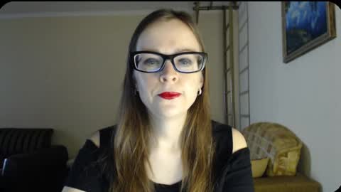 Snapshot of evangeline06 chatting on 02.13.25 YourMistress online show from 02.13.25