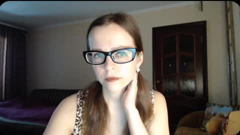 Snapshot of evangeline06 chatting on 03.04.25 YourMistress online show from 03.04.25