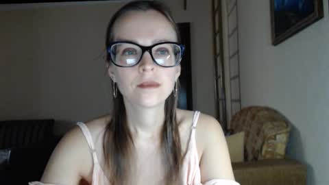 Snapshot of evangeline06 chatting on 09.18.25 YourMistress online show from 09.18.25