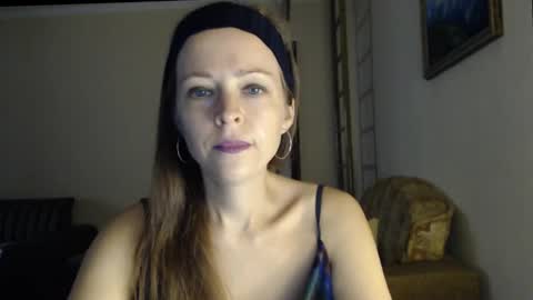 Snapshot of evangeline06 chatting on 09.19.25 YourMistress online show from 09.19.25