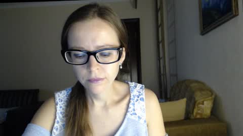 Snapshot of evangeline06 chatting on 09.27.25 YourMistress online show from 09.27.25
