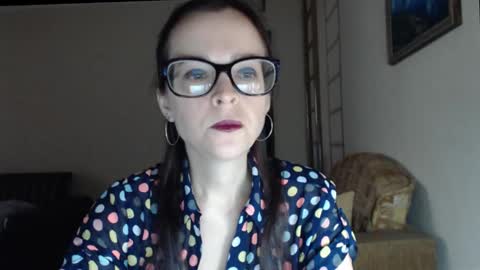 Snapshot of evangeline06 chatting on 10.24.25 YourMistress online show from 10.24.25