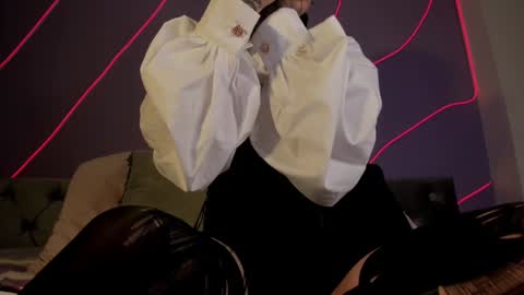 Eva online show from 12.24.24