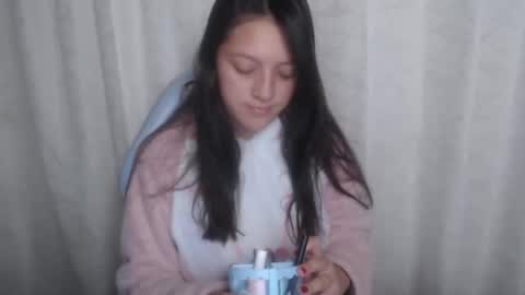 Snapshot of evangeline_petite chatting on 05.13.26 eva online show from 05.13.26