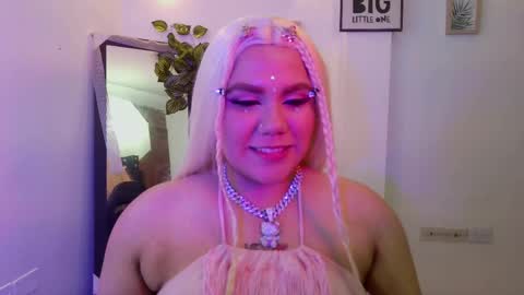 Snapshot of evania_lorns chatting on 05.20.26 eva online show from 05.20.26