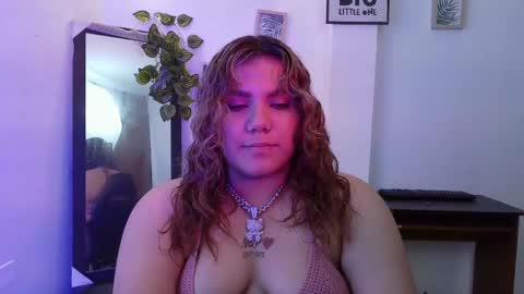Snapshot of evania_lorns chatting on 05.27.26 eva online show from 05.27.26