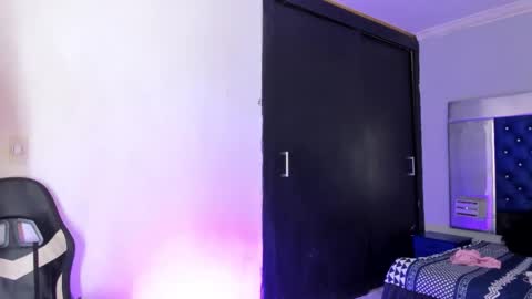 evanllelyne online show from 10.18.25