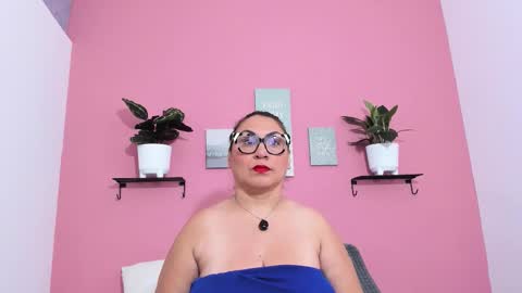 Snapshot of evapalmer_1 chatting on 09.17.25 evapalmer_1 online show from 09.17.25