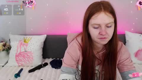 Snapshot of evarey_ chatting on 05.17.26 Adelina online show from 05.17.26