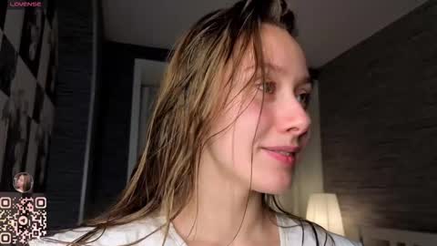 Snapshot of evas_soul chatting on 10.21.25 Eva online show from 10.21.25