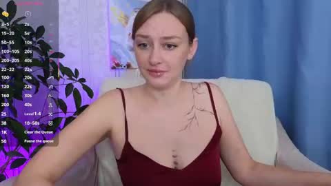 Snapshot of evashiny_ chatting on 07.25.26 Eve online show from 07.25.26