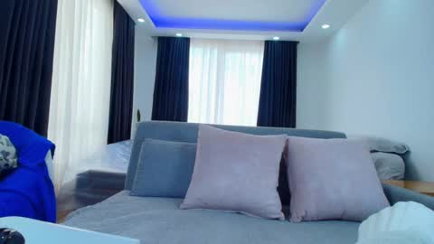  EVA LUNA online show from 10.20.25