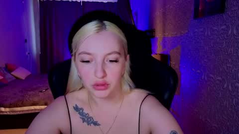 Snapshot of evavibe chatting on 05.25.26 evavibe online show from 05.25.26