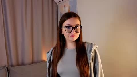 Snapshot of evawyliam chatting on 04.10.26 im EVA im new here dont be rude online show from 04.10.26