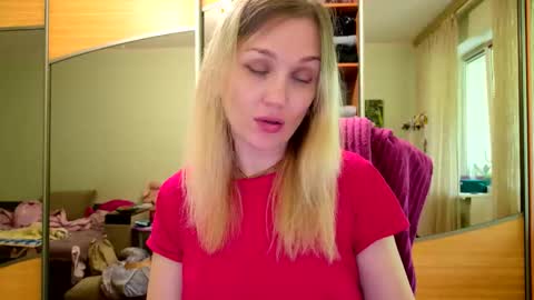 Snapshot of evaxangelova chatting on 05.15.26 EvaXAngelova online show from 05.15.26