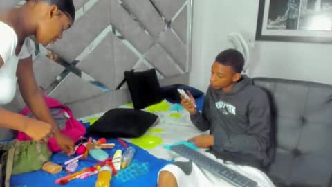 Eva And Emmanuel online show from 01.15.26