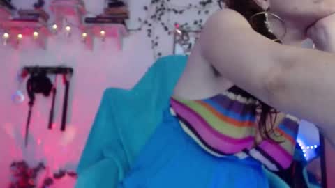 Eve Blue  friends. IG eve blue77 TW EveBlue 1 OF eveblue7 online show from 09.17.25