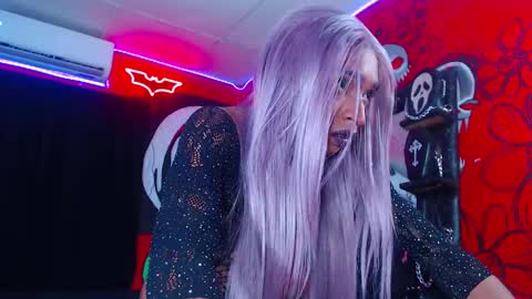 Snapshot of eve_darkovax chatting on 09.17.25 eve dark online show from 09.17.25