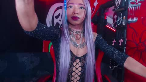 Snapshot of eve_darkovax chatting on 09.19.25 eve dark online show from 09.19.25