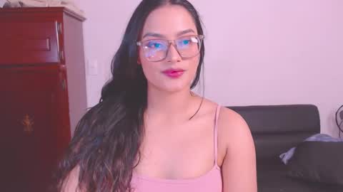 Snapshot of eve_rox18 chatting on 10.05.25 Eve Rox18 online show from 10.05.25