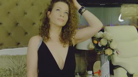 EveHamilton online show from 01.25.25