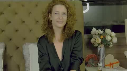 EveHamilton online show from 09.17.25