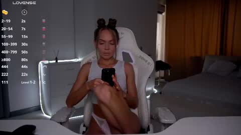 Snapshot of evelina_fox chatting on 07.20.26 Evelina online show from 07.20.26