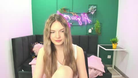 Snapshot of evelineamore chatting on 06.03.26 Eveline online show from 06.03.26