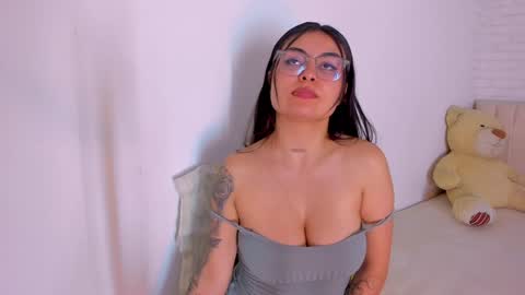 Snapshot of evelyn_candy chatting on 12.28.24 EVE online show from 12.28.24