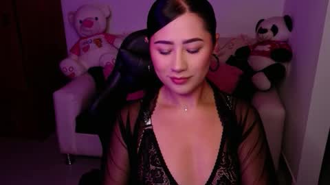 Evelyn online show from 11.11.25