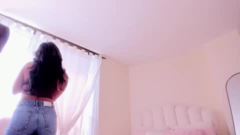 Snapshot of evelyn_coelloo chatting on 10.16.25 Eve online show from 10.16.25