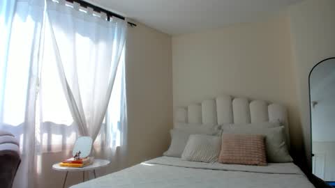 Snapshot of evelyn_coelloo chatting on 11.21.25 Eve online show from 11.21.25